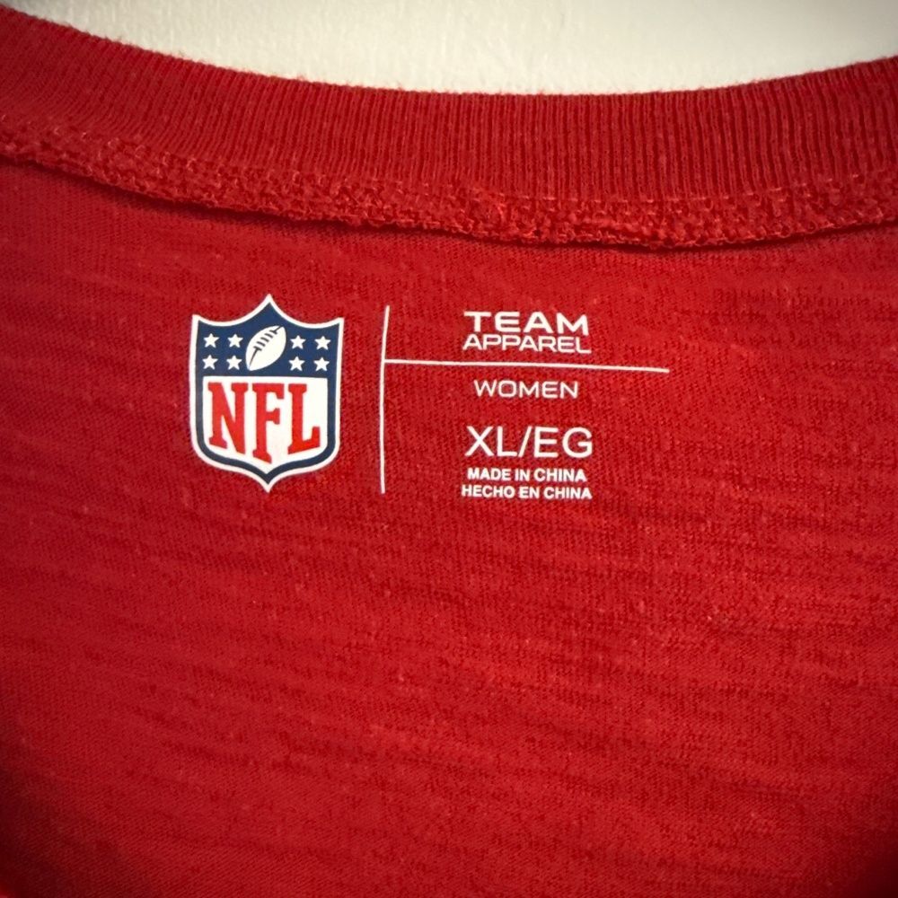 NFL Ladies Tampa Bay Buccaneers Bling Glitter Top Size XL - Picture 3 of 5